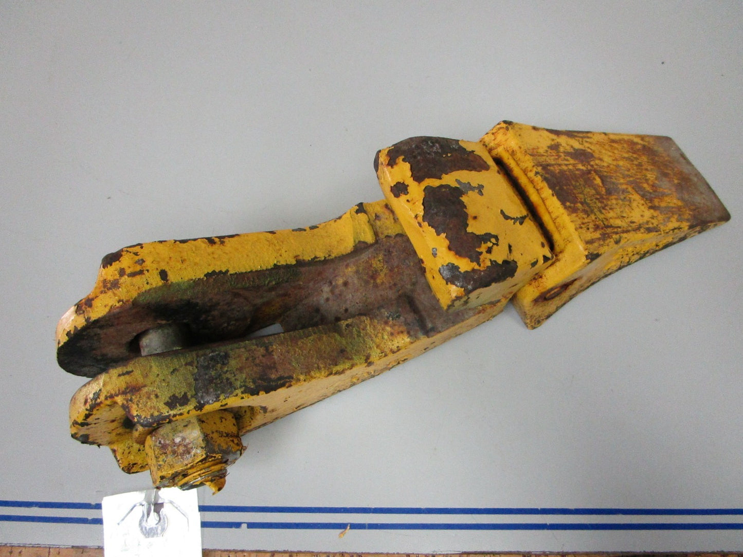 *NEW OEM* 0820 John Deere Fanggs Bucket Tooth & Adapter TF10L T112163