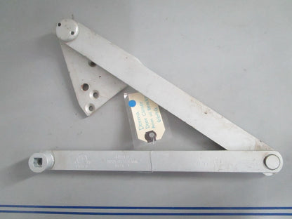 NEW OEM 669G Dorma Door Closer w/ Bracket 0820