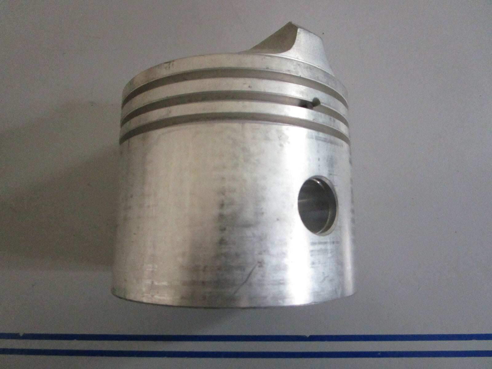 *NEW OEM* 0820 OMC Johnson Evinrude .040 Piston 383698 0383698 315158