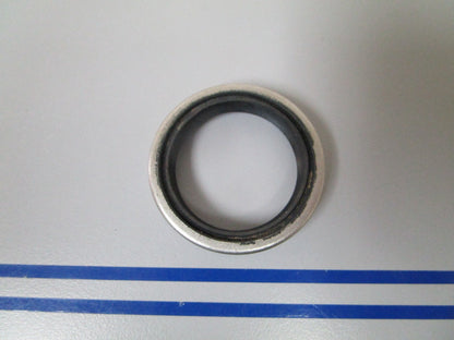 NEW OEM 308500 0308500 OMC Johnson Evinrude Seal 0810