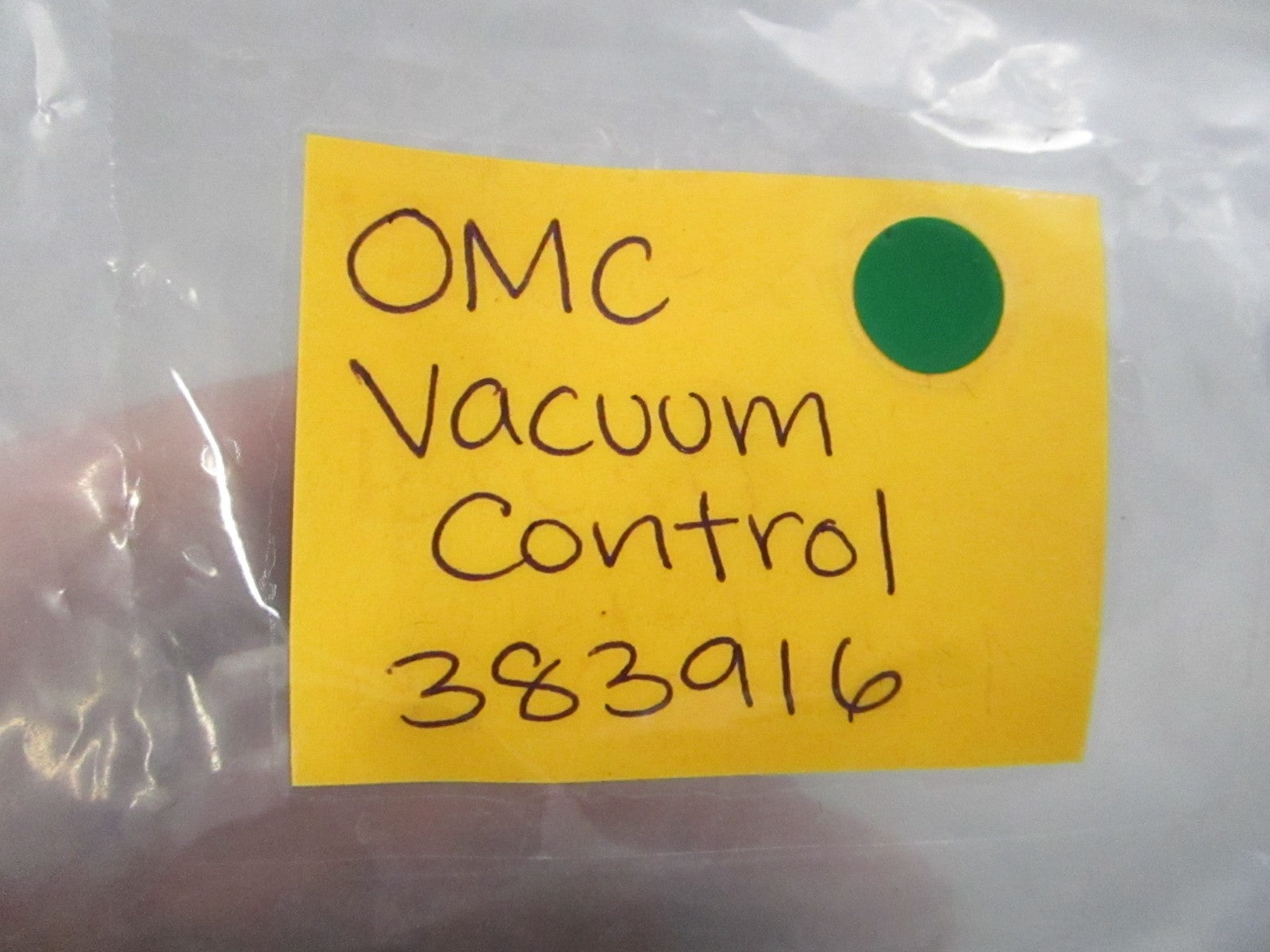 NEW OEM 383916 0383916 OMC Johnson Evinrude Vacuum Control 0810