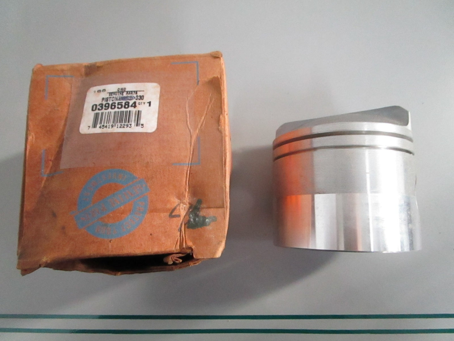 NEW OEM 396584 0396584 OMC Johnson Evinrude .030 Piston 0820