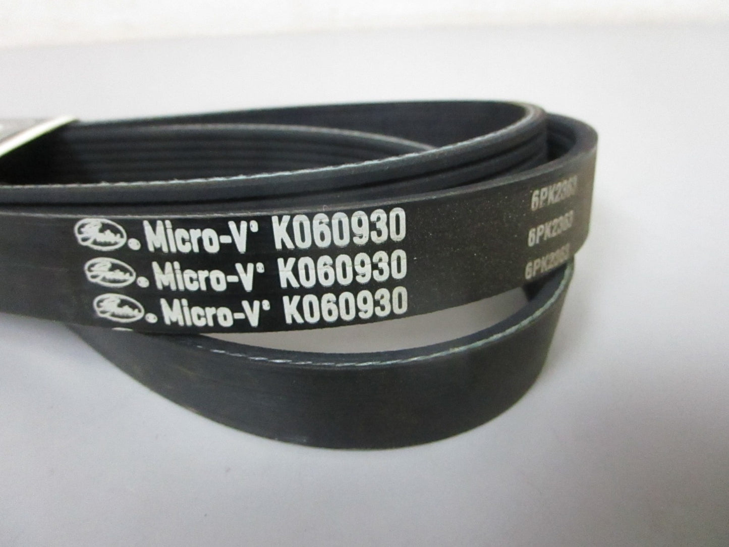 NEW K060930 Gates Micro-V 13/16" x 93 ⅝" Serpentine Belt 0720