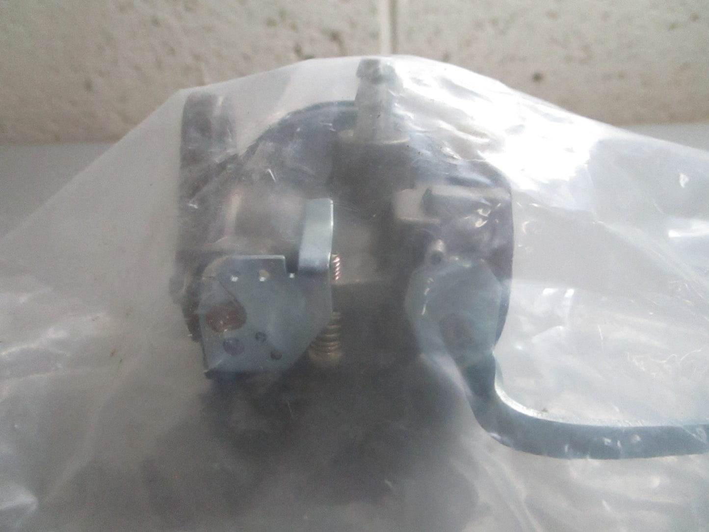 *NEW* 0820 Oregon Carburetor Assy 50-647 Replaces: Tecumseh 632615