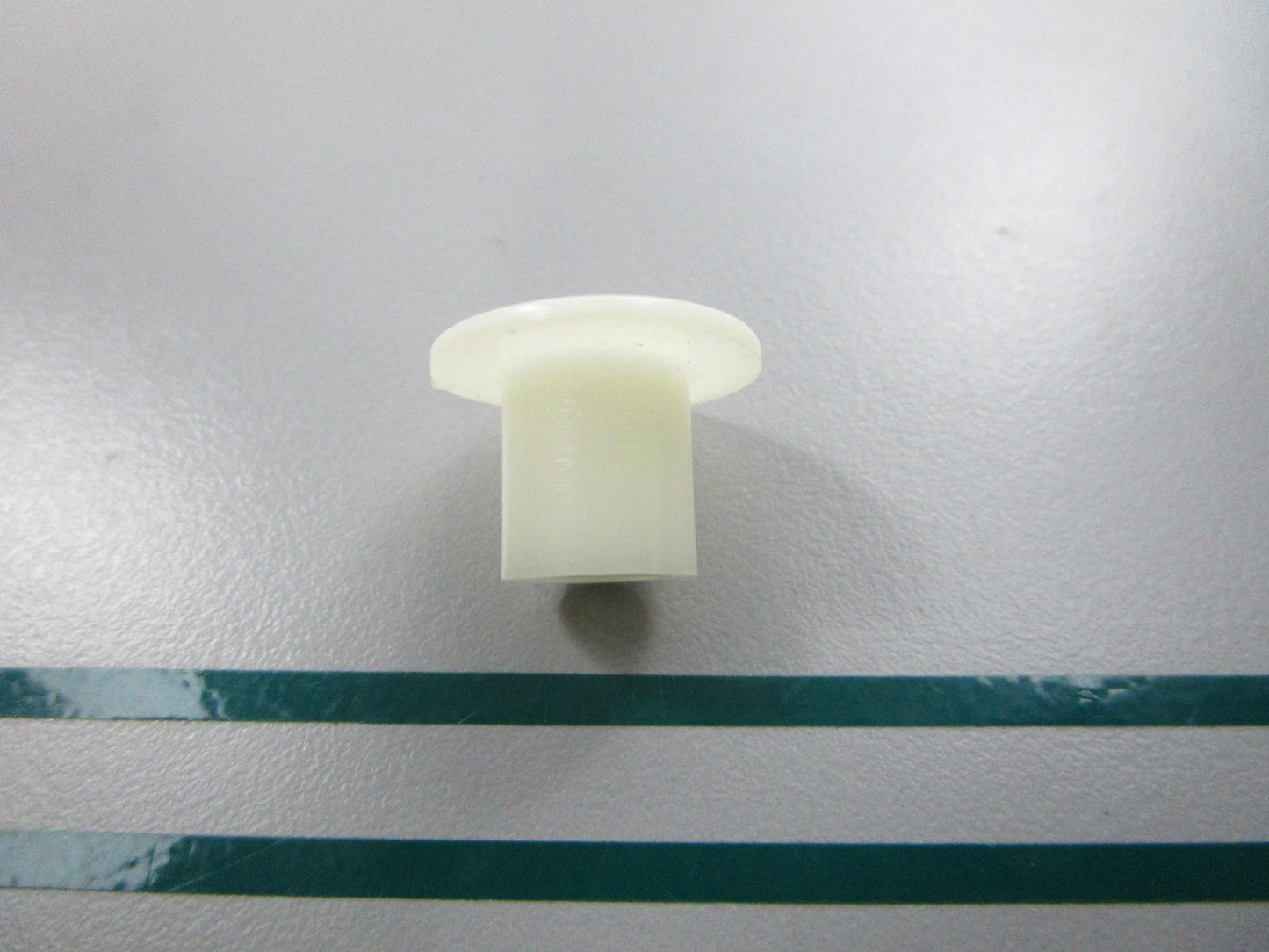 NEW OEM 311489 0311489 OMC Johnson Evinrude Handle Bushing 0810