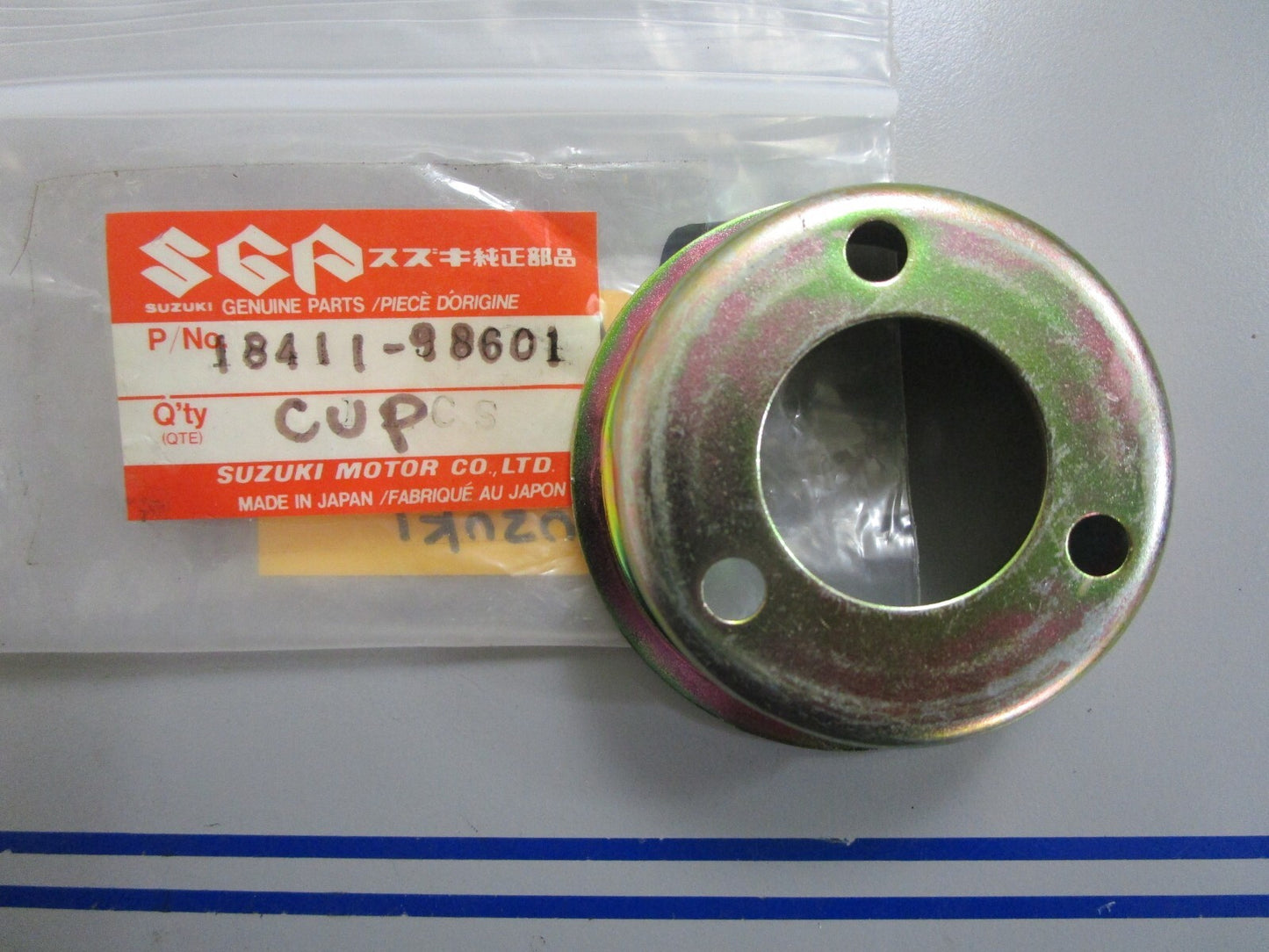 *NEW OEM* 0810 Suzuki Cup 18411-98601