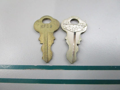 NEW OEM (LOT OF 2) 501581 0501581 OMC Johnson Evinrude KF66 Ignition Key 0810