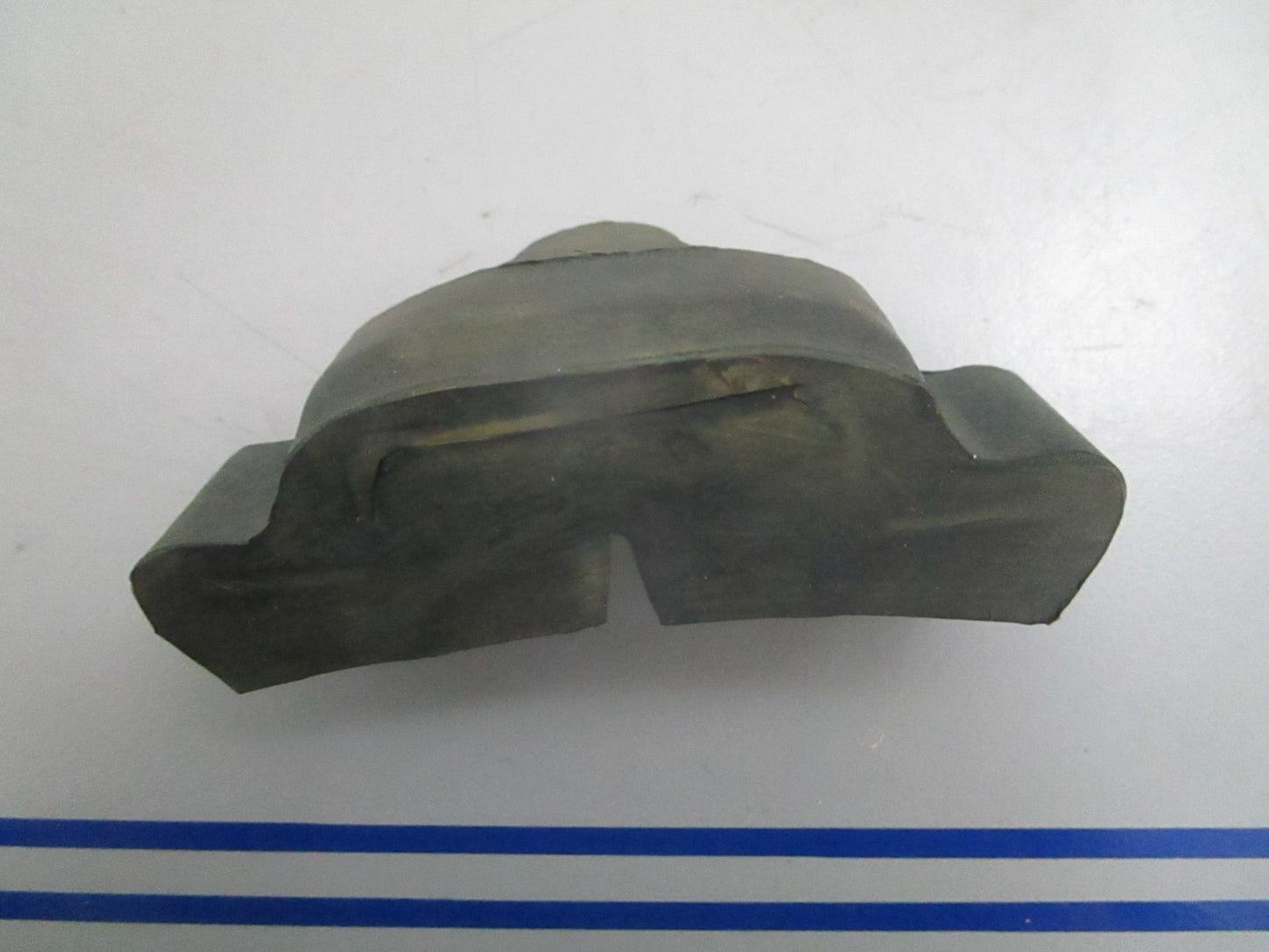 *NEW OEM* 0820 Honda Rear Tank Rubber 17613-246-000