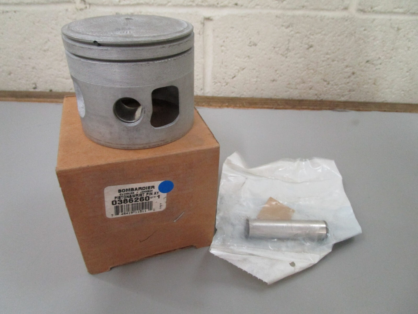 *NEW OEM* 0810 OMC Johnson Evinrude Piston & Wrist Pin Assembly 386260 0386260