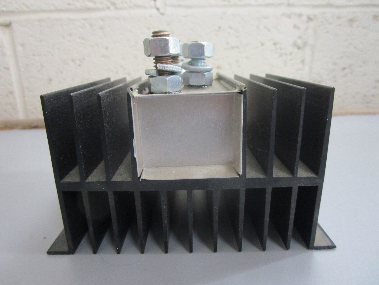*NEW* 0820 Guest Battery Isolator 2401