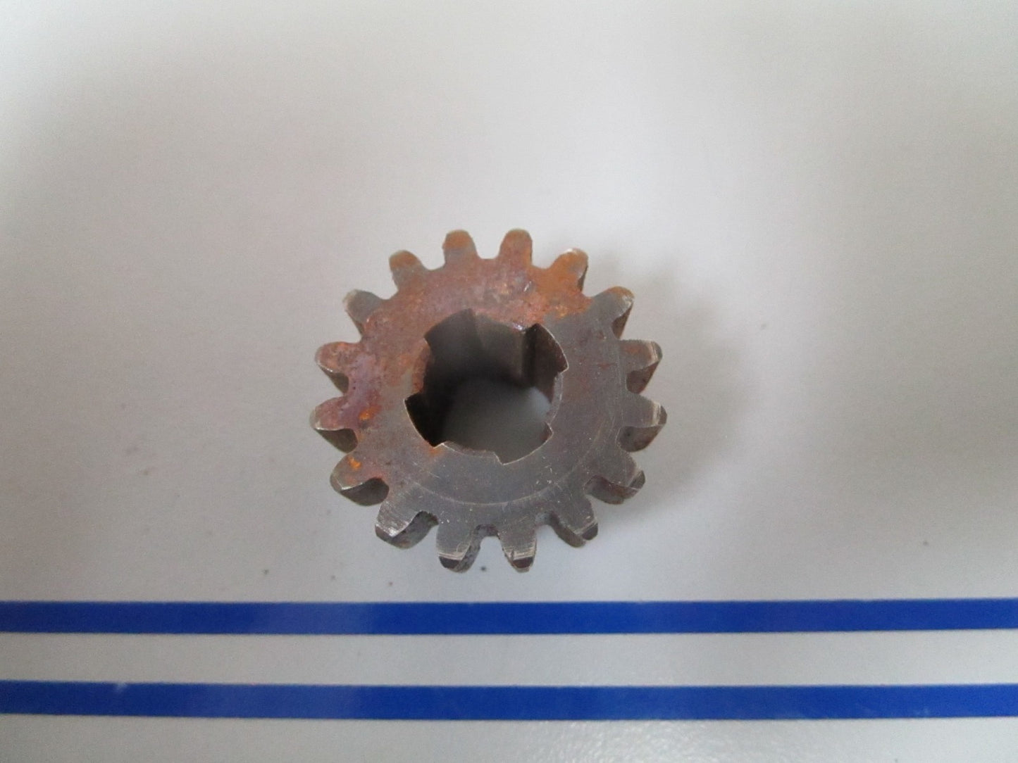 NEW OEM 313235 0313235 OMC Johnson Evinrude Gear 0810