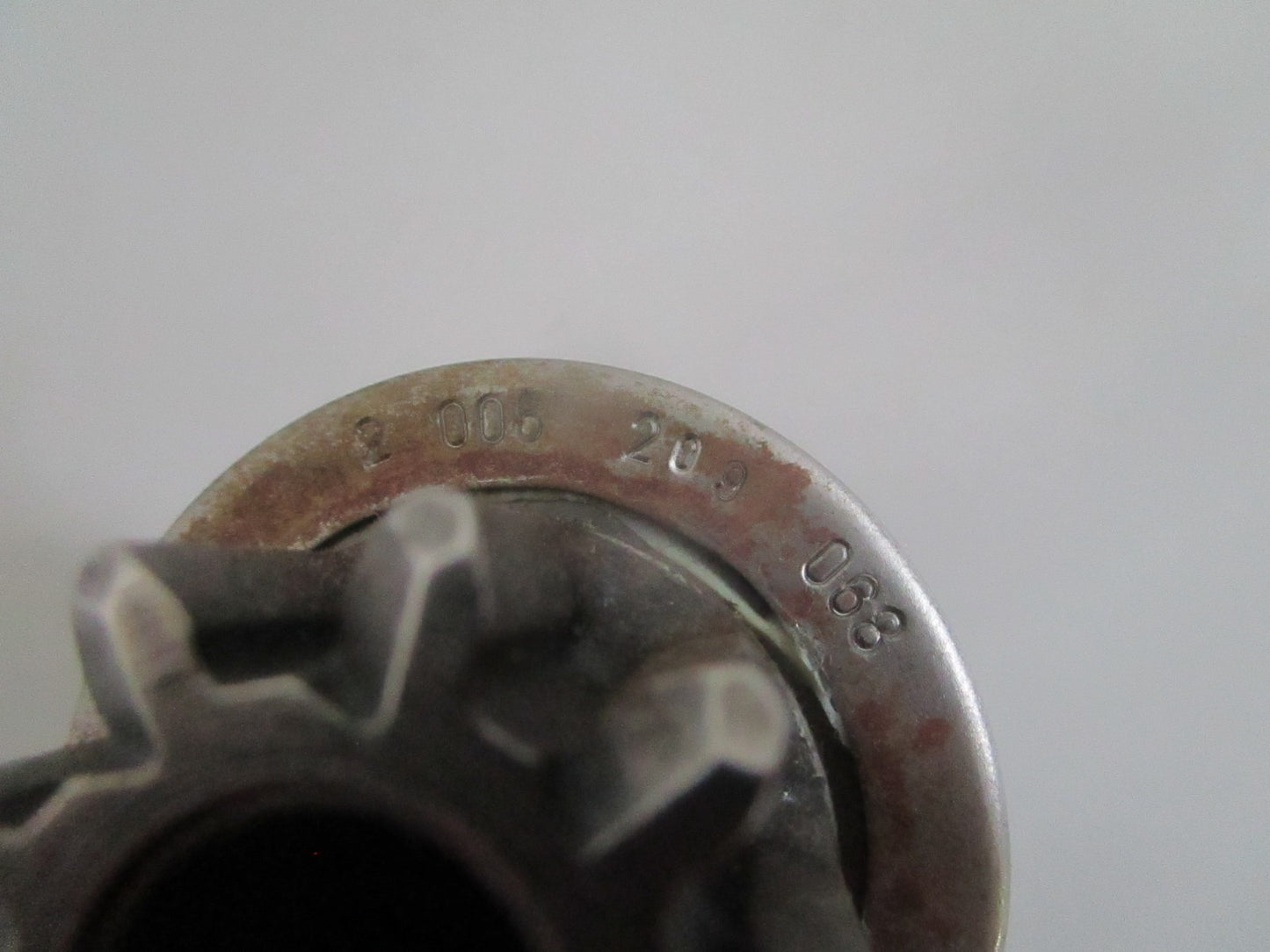 NEW OEM 2006209915 Bosch Starter Drive 0820