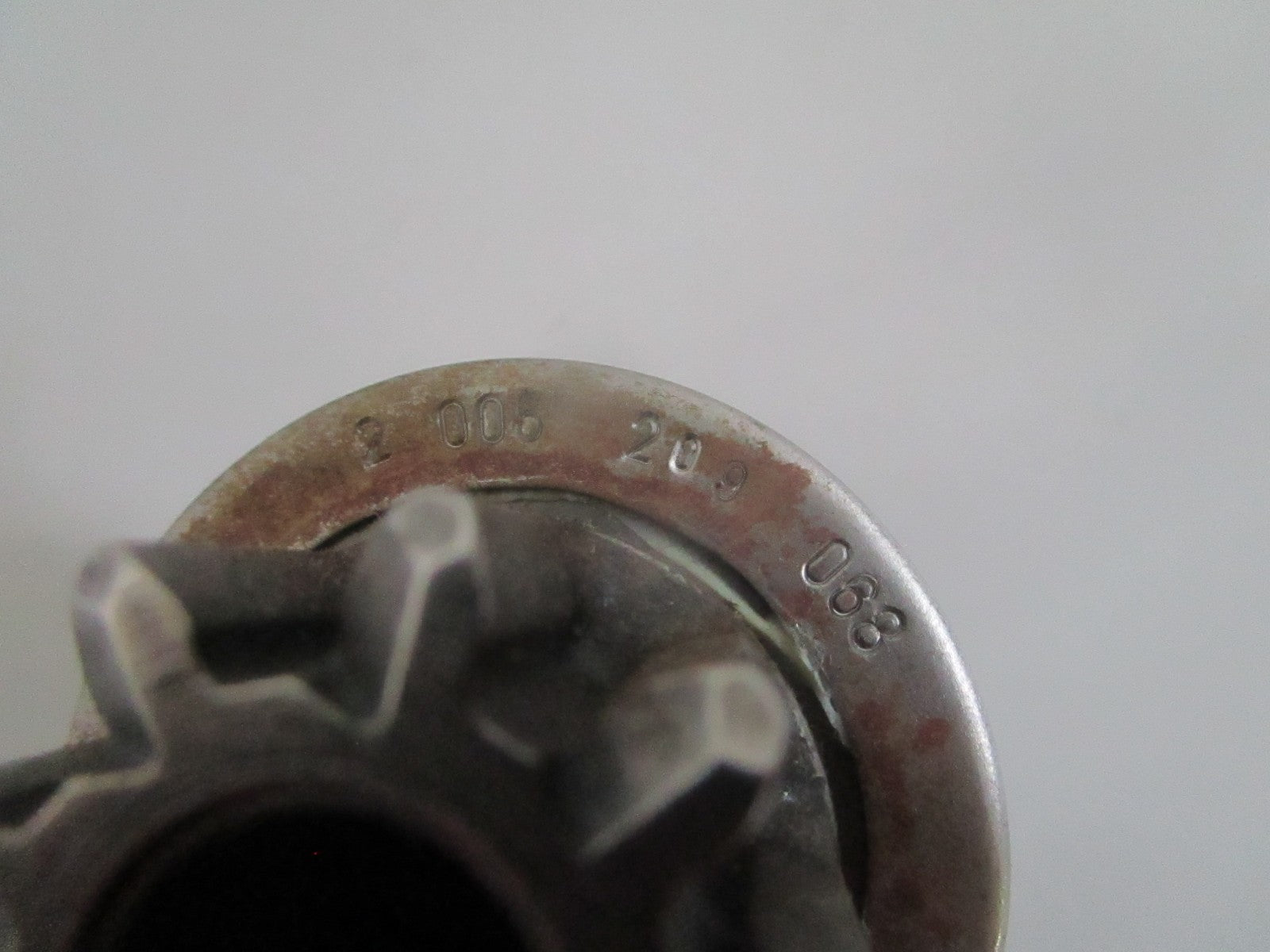 NEW OEM 2006209915 Bosch Starter Drive 0820