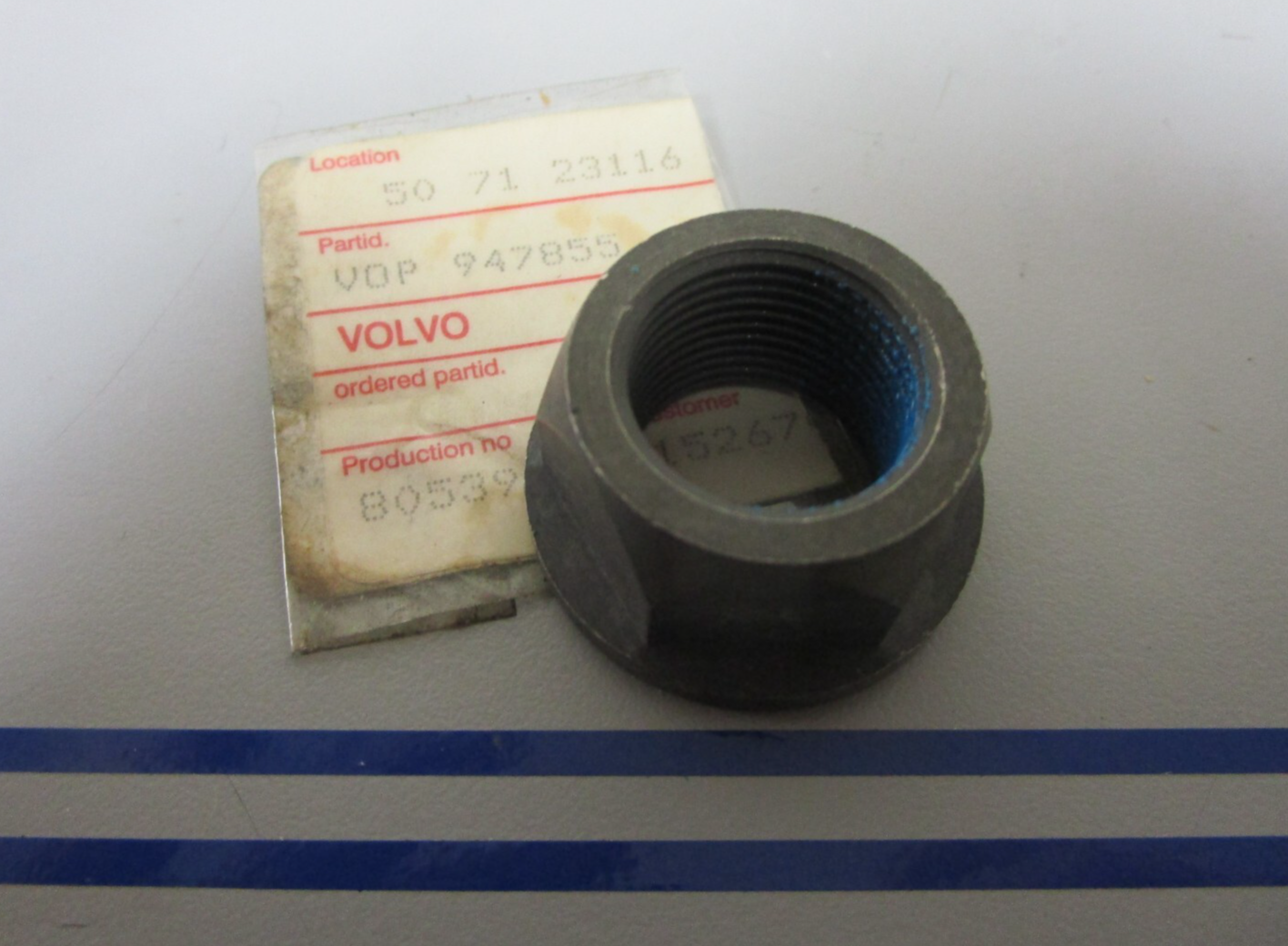 *NEW OEM* 0720 Volvo Penta Lock Nut 947855