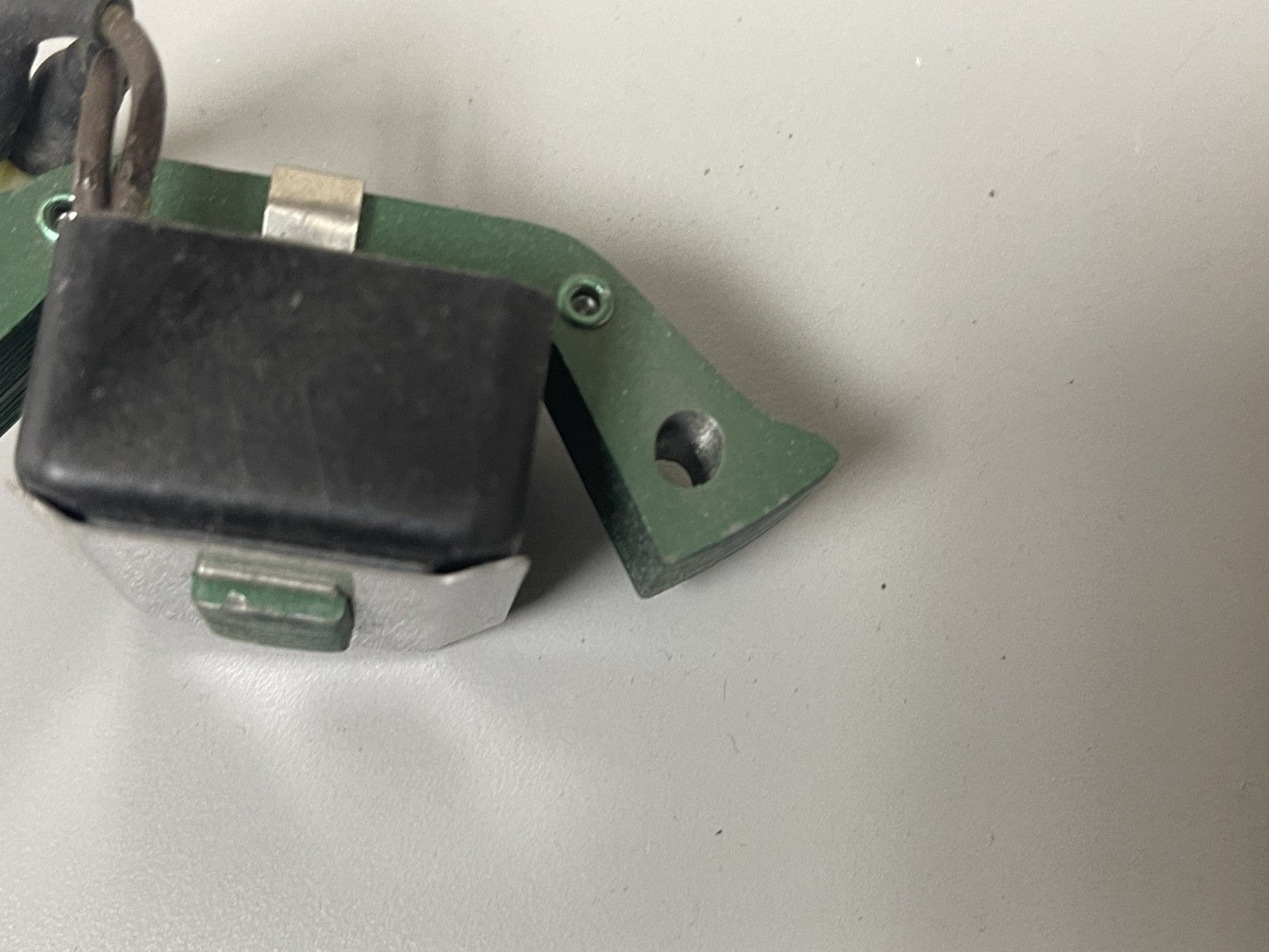 NEW OEM 584333 Johnson Evinrude Coil and Lamination Assembly 0670