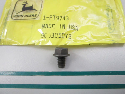 NEW OEM PT9743 John Deere Bolt 0810