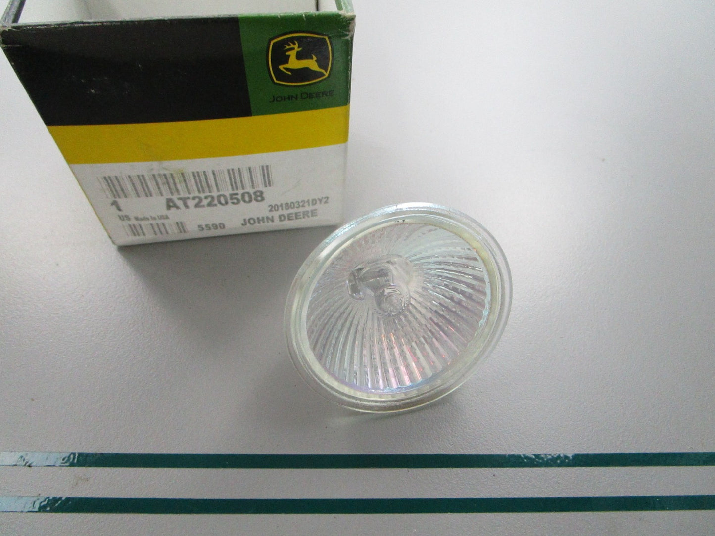 NEW OEM AT220508 John Deere Light Bulb 0810