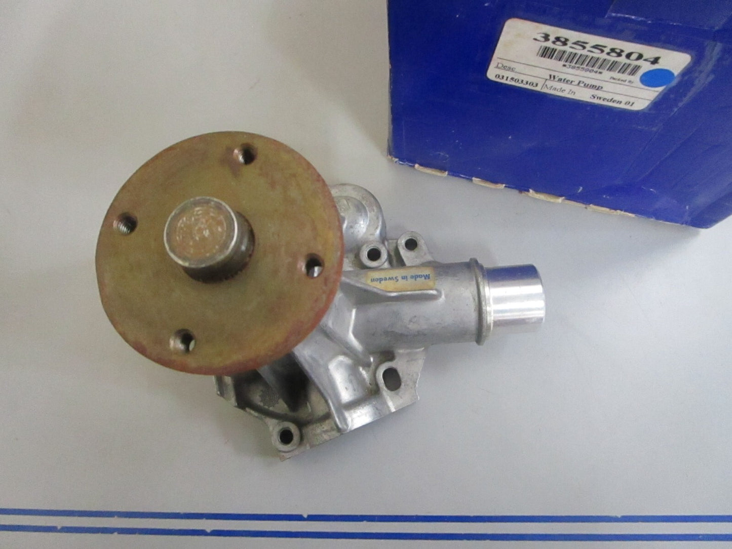 *NEW OEM* 0820 Volvo Penta Water Pump 3855804
