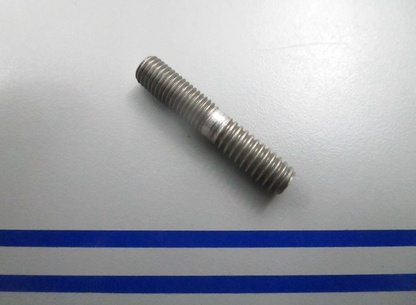 *NEW OEM* 0810 OMC Johnson Evinrude Stud 910551 0910551