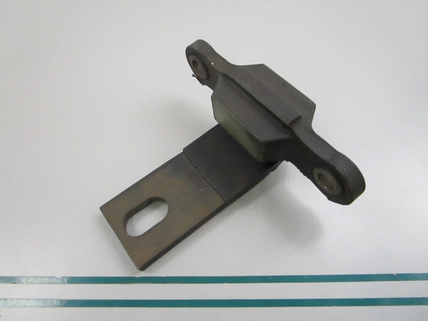 NEW OEM 1152411465 Mercedes-Benz Rubber Mount 0810