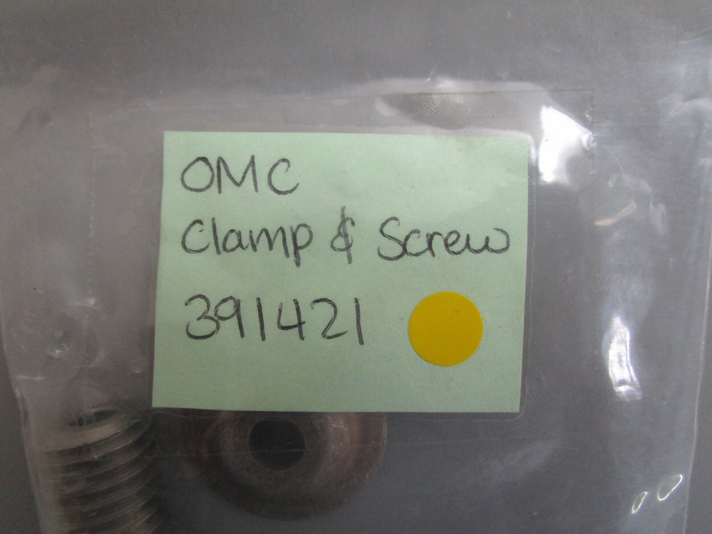 *NEW OEM* 0820 OMC Johnson Evinrude Clamp & Screw 391421 0391421