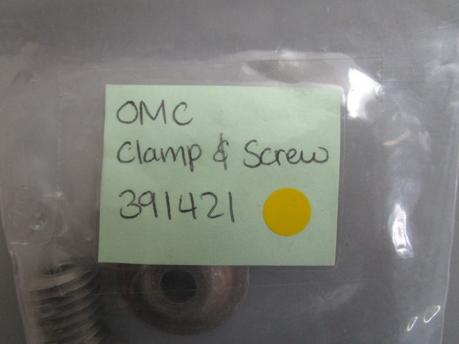 *NEW OEM* 0820 OMC Johnson Evinrude Clamp & Screw 391421 0391421