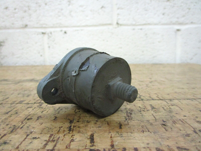 *NEW OEM* 0750 OMC Johnson Evinrude RUBBER MOUNT 309324 0309324