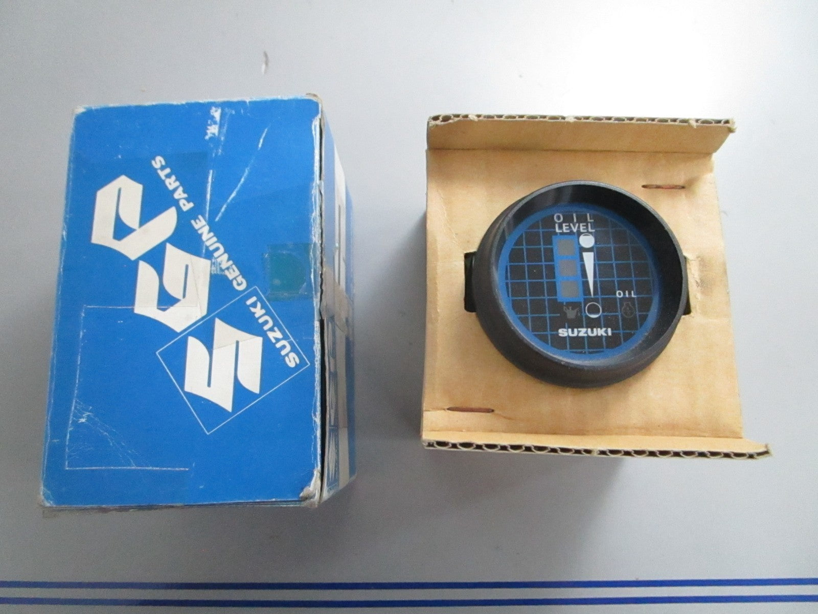*NEW OEM* 0820 Suzuki Oil Monitor Gauge 34700-94441