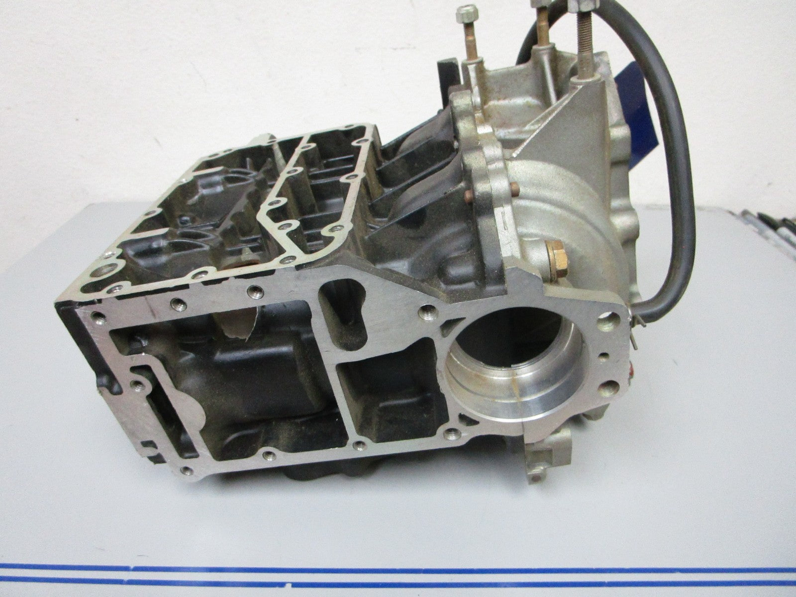 *NEW OEM* 0720 OMC Johnson Evinrude 83' 84' 85' 86' 40hp Cylinder Crankcase