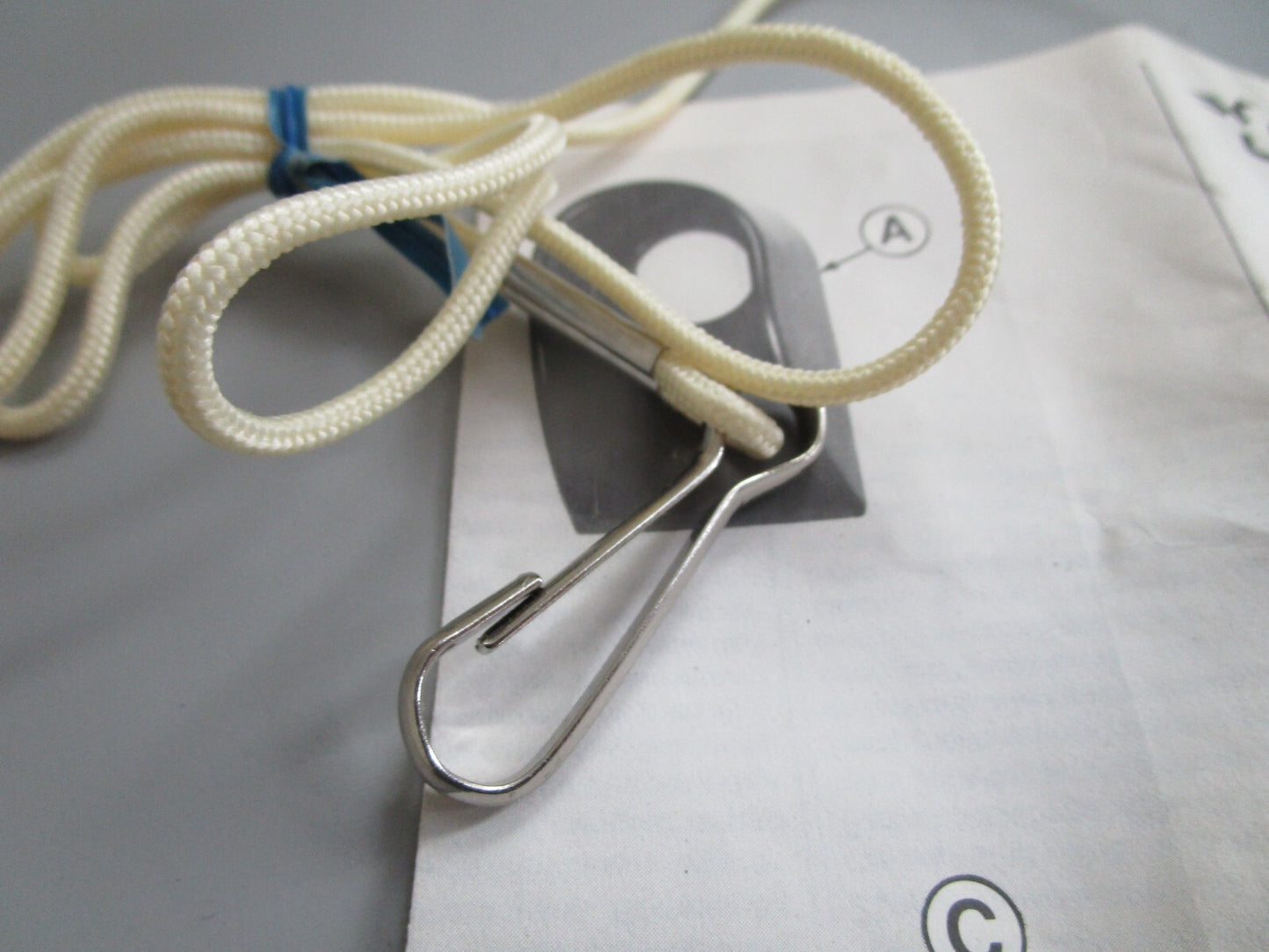 *NEW OEM* 0820 OMC Johnson Evinrude Cap & Guard 392904 0392904