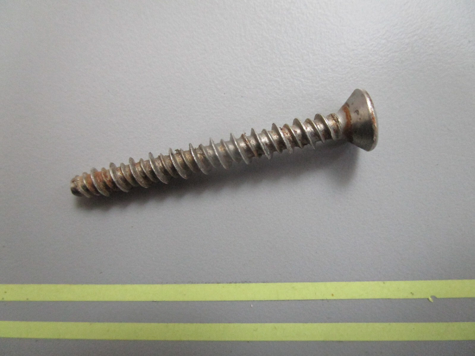 *NEW OEM* 0810 OMC Johnson Evinrude Screw 337061 0337061