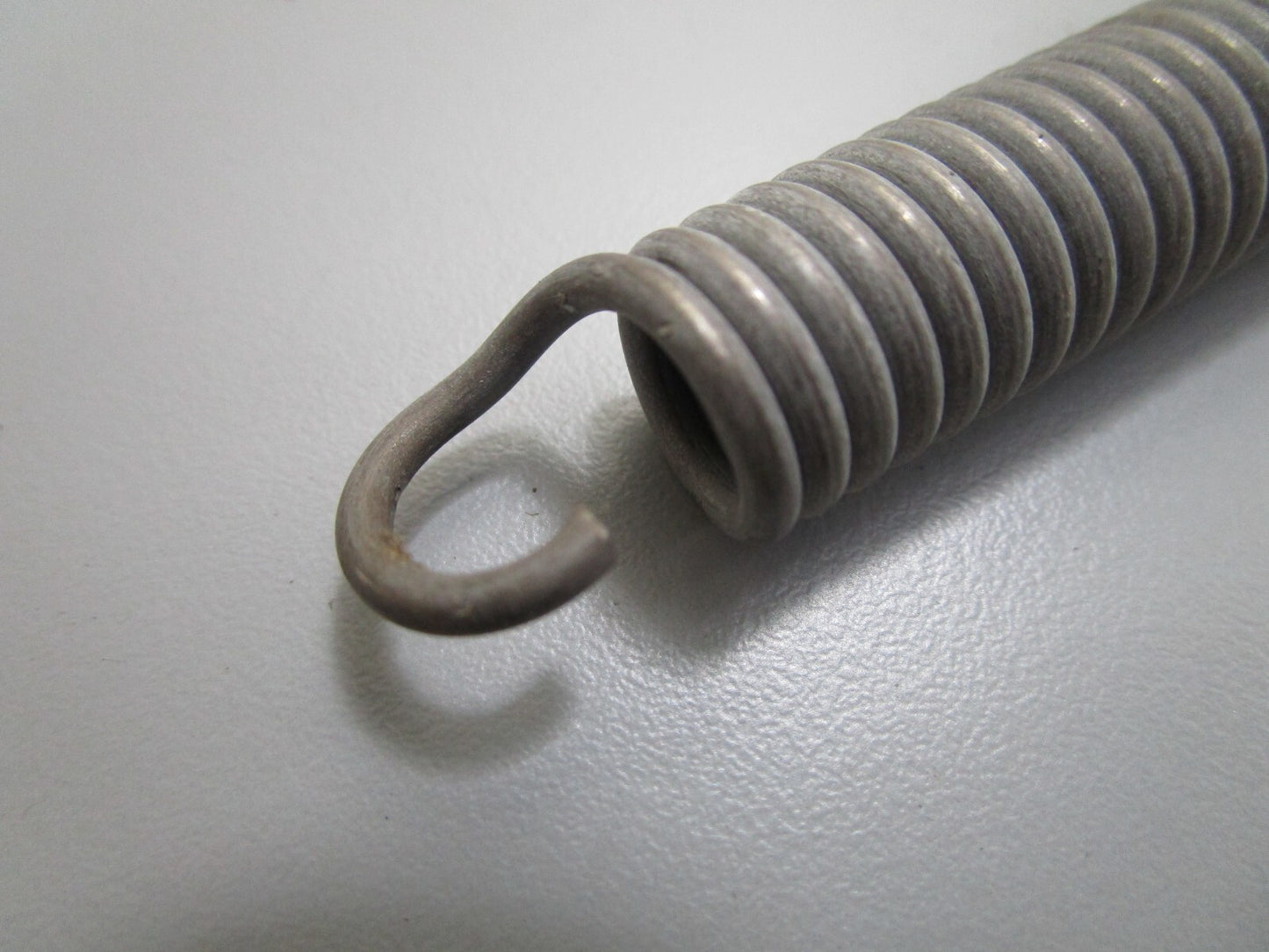 *NEW OEM* 0810 OMC Johnson Evinrude Reverse Lock Spring 304282 0304282