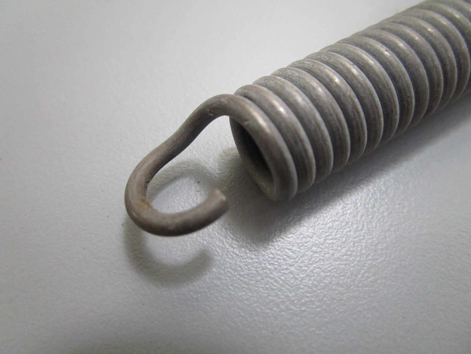 *NEW OEM* 0810 OMC Johnson Evinrude Reverse Lock Spring 304282 0304282