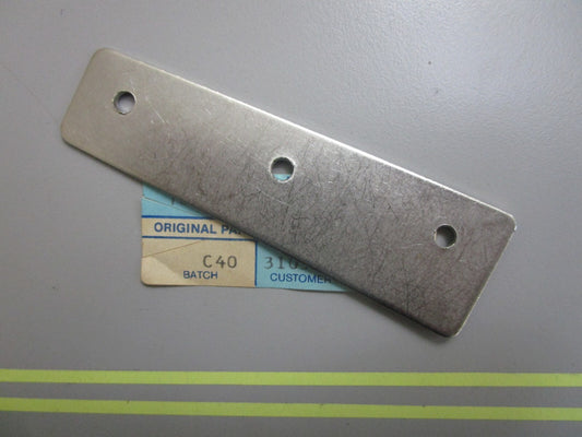 *NEW OEM* 0810 Volvo Penta Attaching Plate 852643