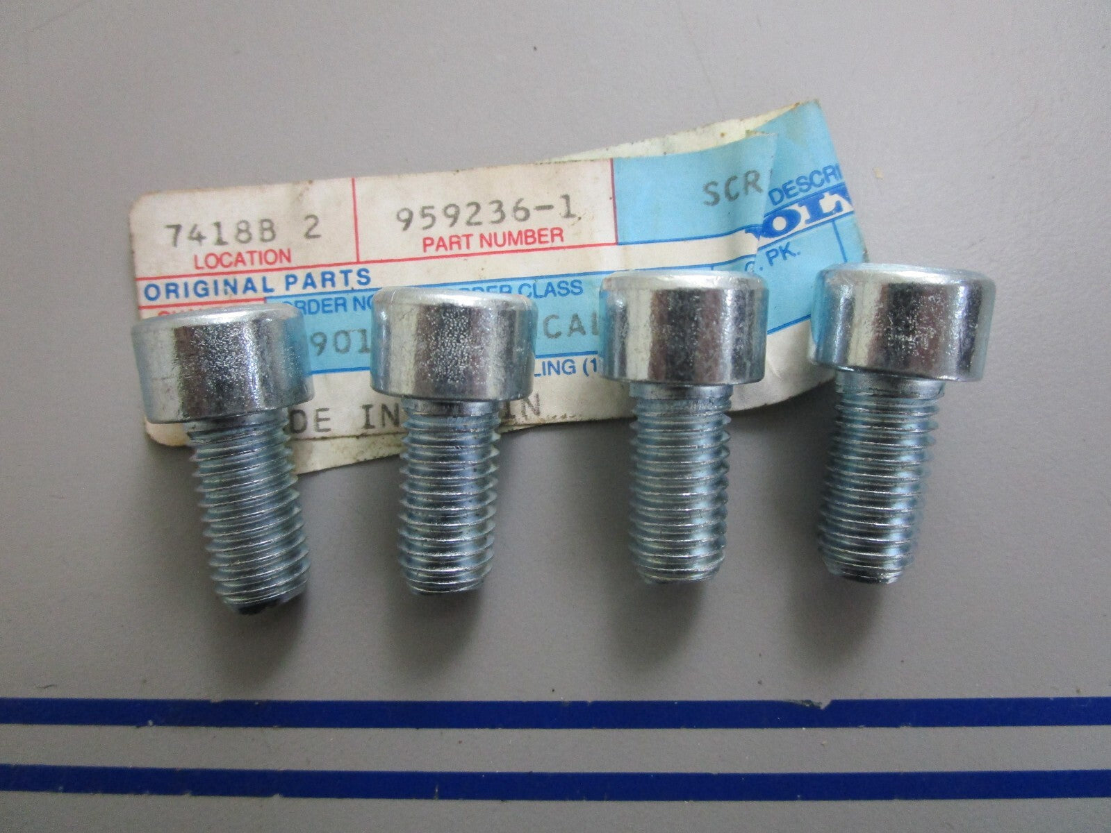 *NEW OEM* (LOT OF 4) 0820 Volvo Penta Hexagon Socket Screw 959236