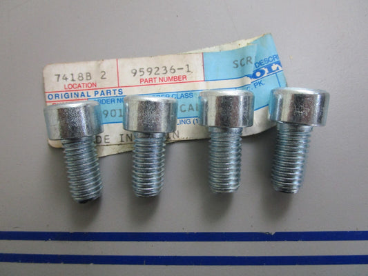 *NEW OEM* (LOT OF 4) 0820 Volvo Penta Hexagon Socket Screw 959236