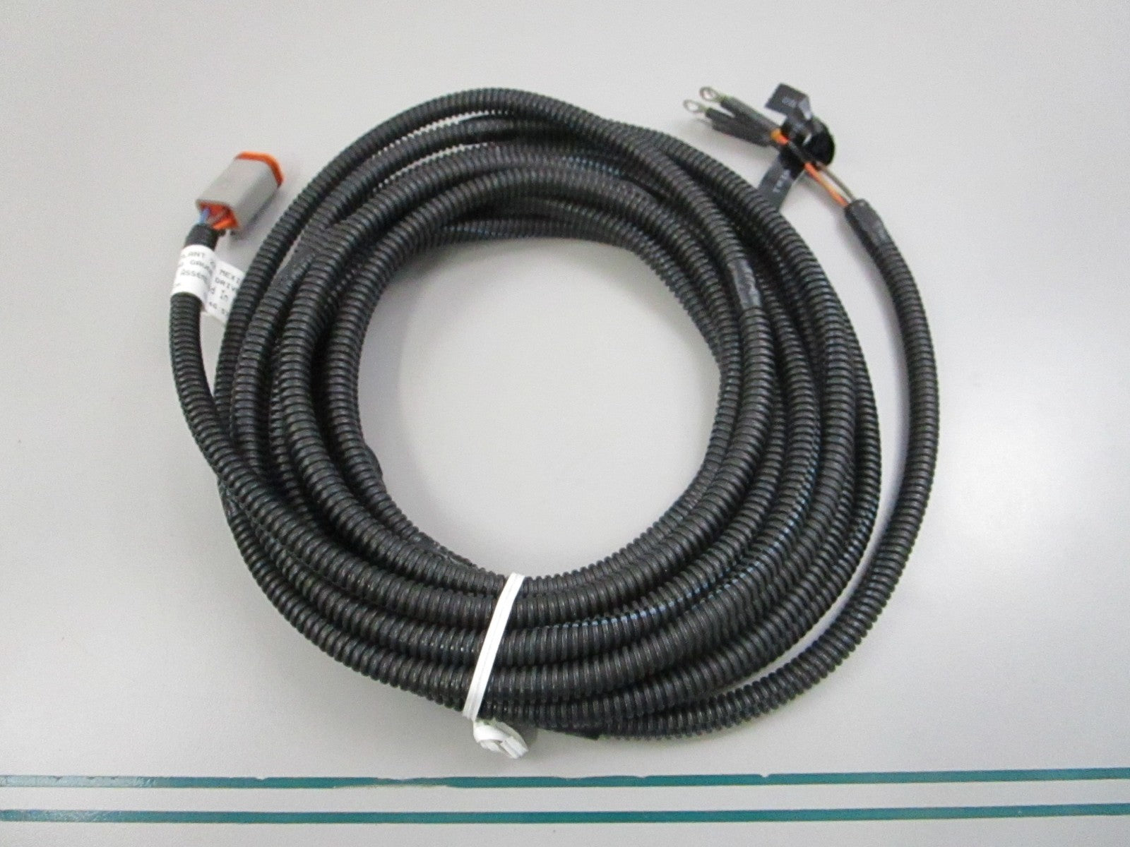 NEW OEM 84-8M2100443 Mercury Quicksilver Harness 0810