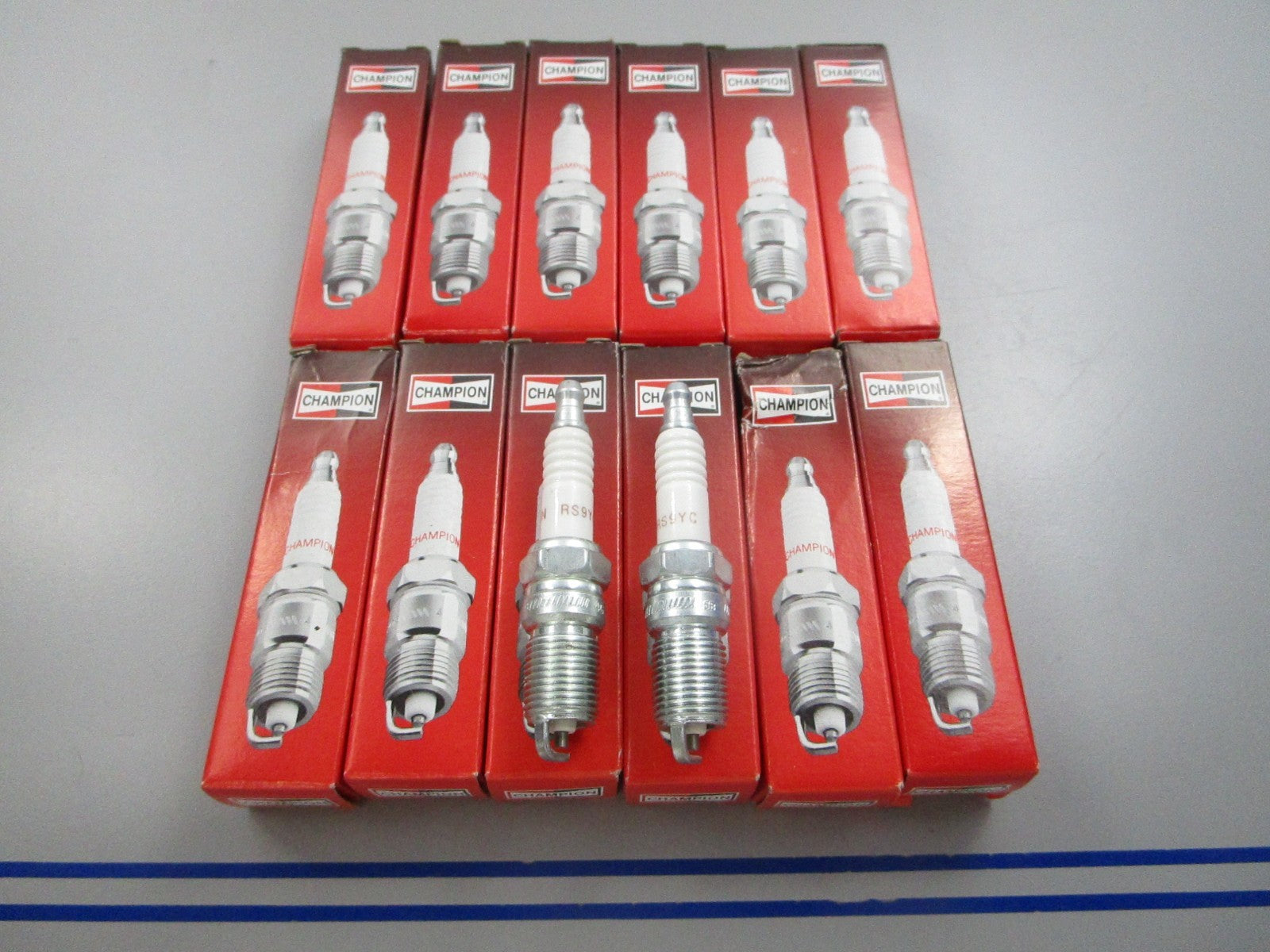 NEW (LOT OF 12) RS9YC Champion Spark Plug 0810