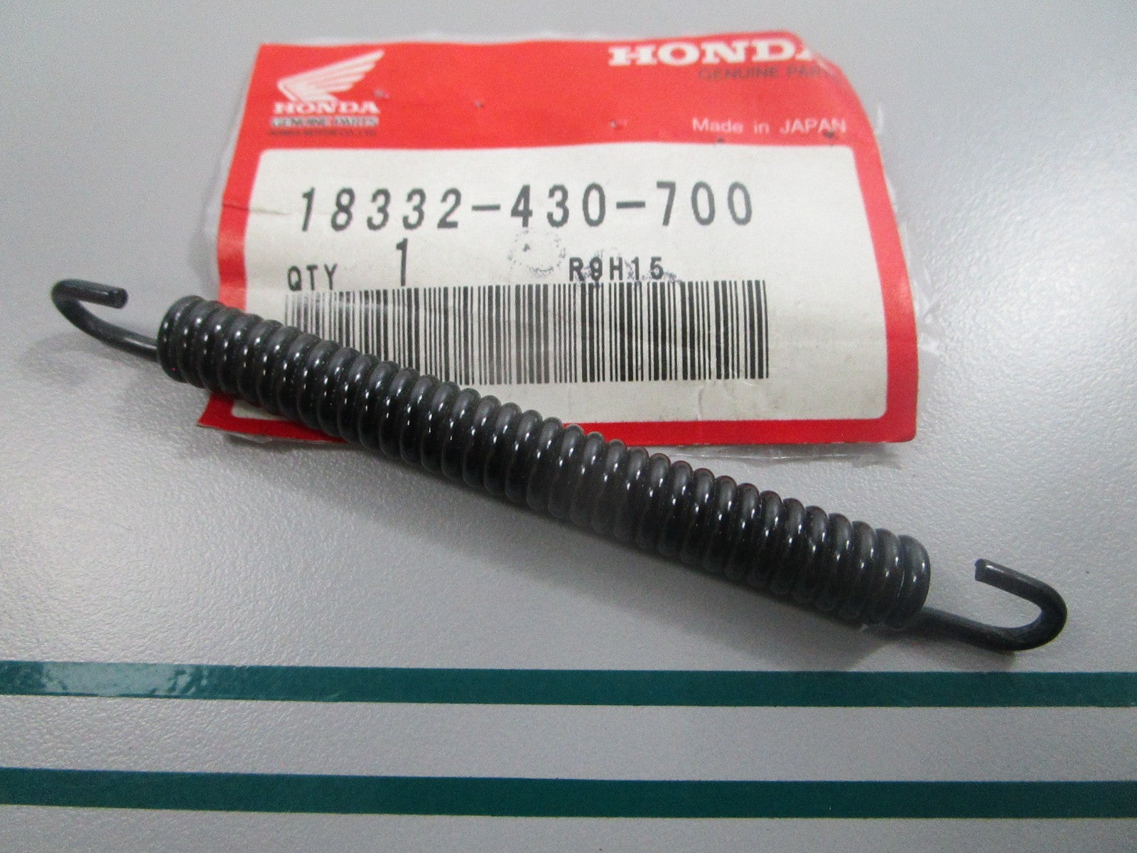 NEW OEM 18332-430-700 Honda Spring 0810
