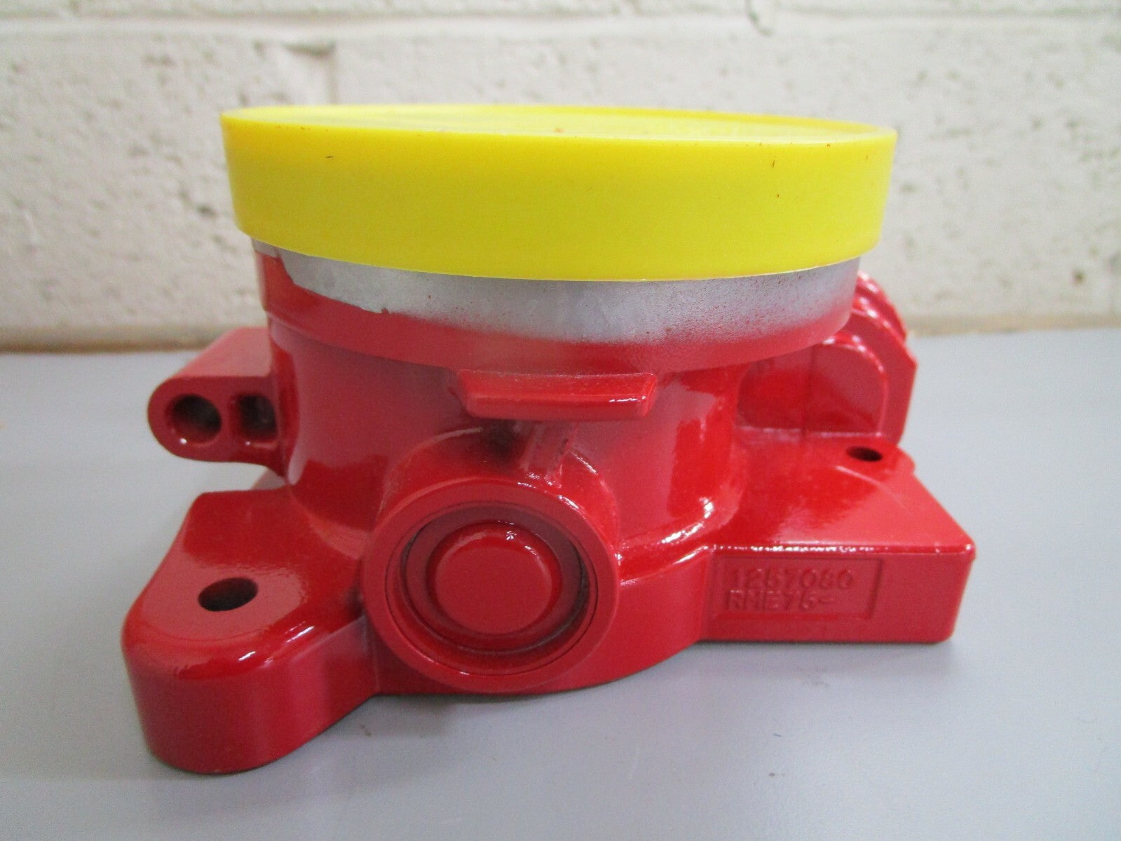 *NEW OEM* 0820 Volvo Penta Throttle Housing Body 3817844