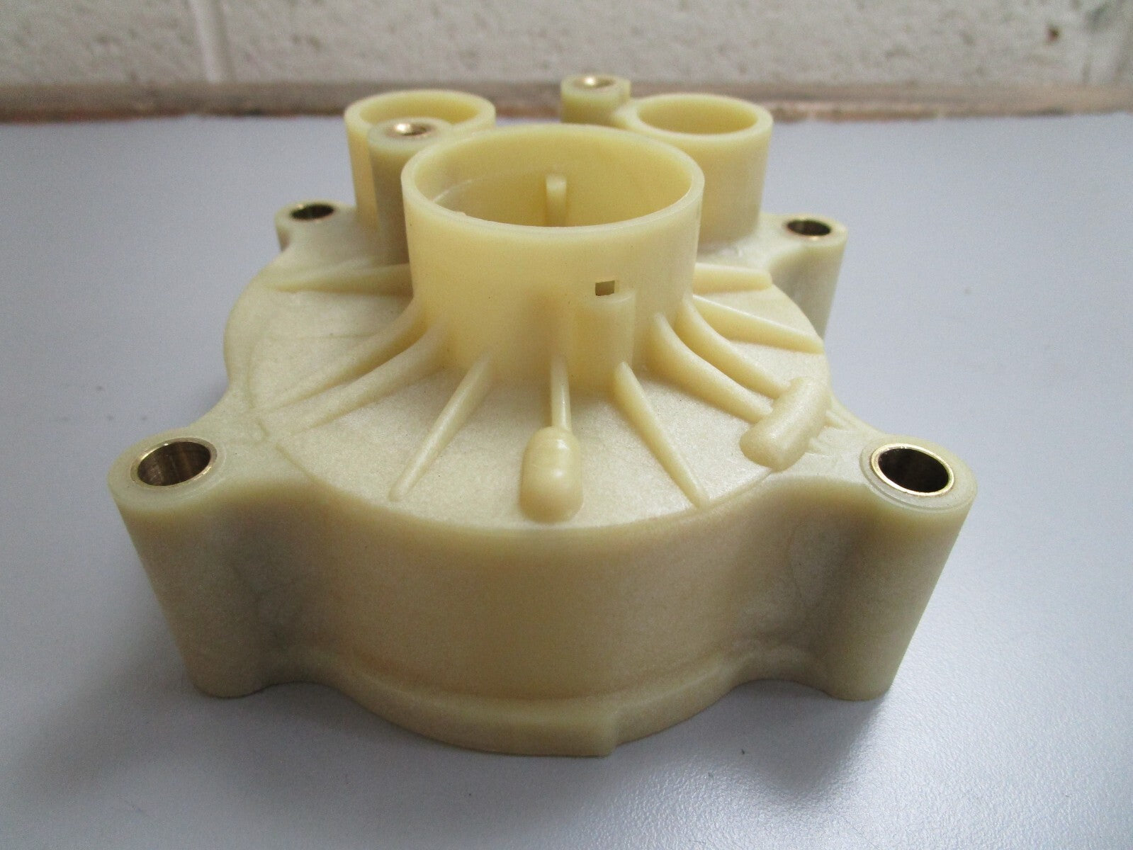 *NEW OEM* 0820 OMC Johnson Evinrude Impeller Housing 385801 0385801