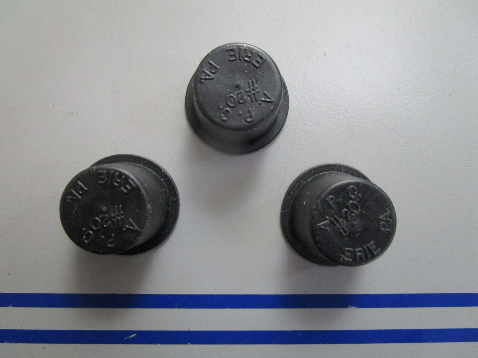 *NEW OEM* (LOT OF 3) 0820 OMC Johnson Evinrude Plug 318173 0318173