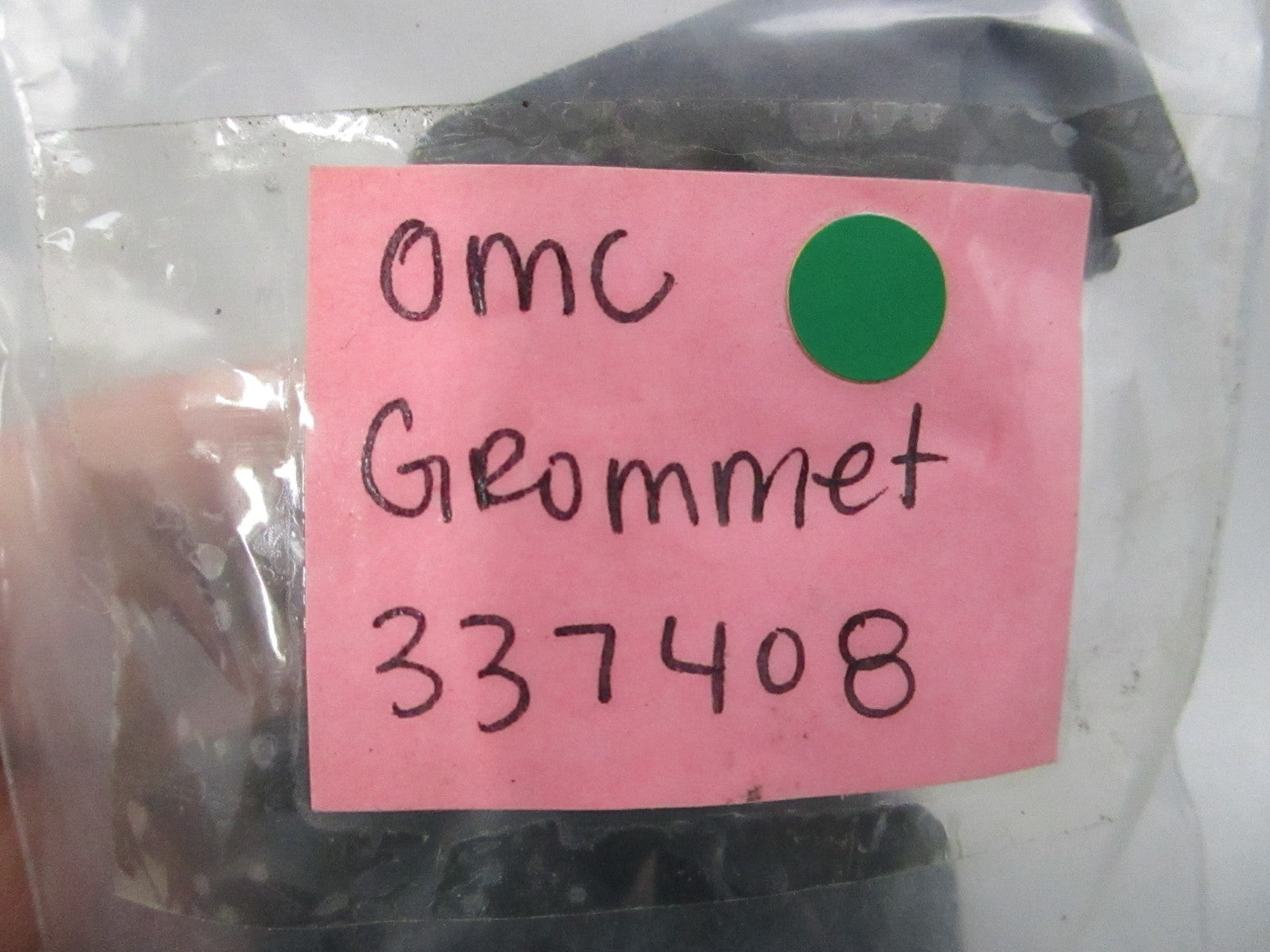 NEW OEM (LOT OF 2) 337408 0337408 OMC Johnson Evinrude Grommet 0810