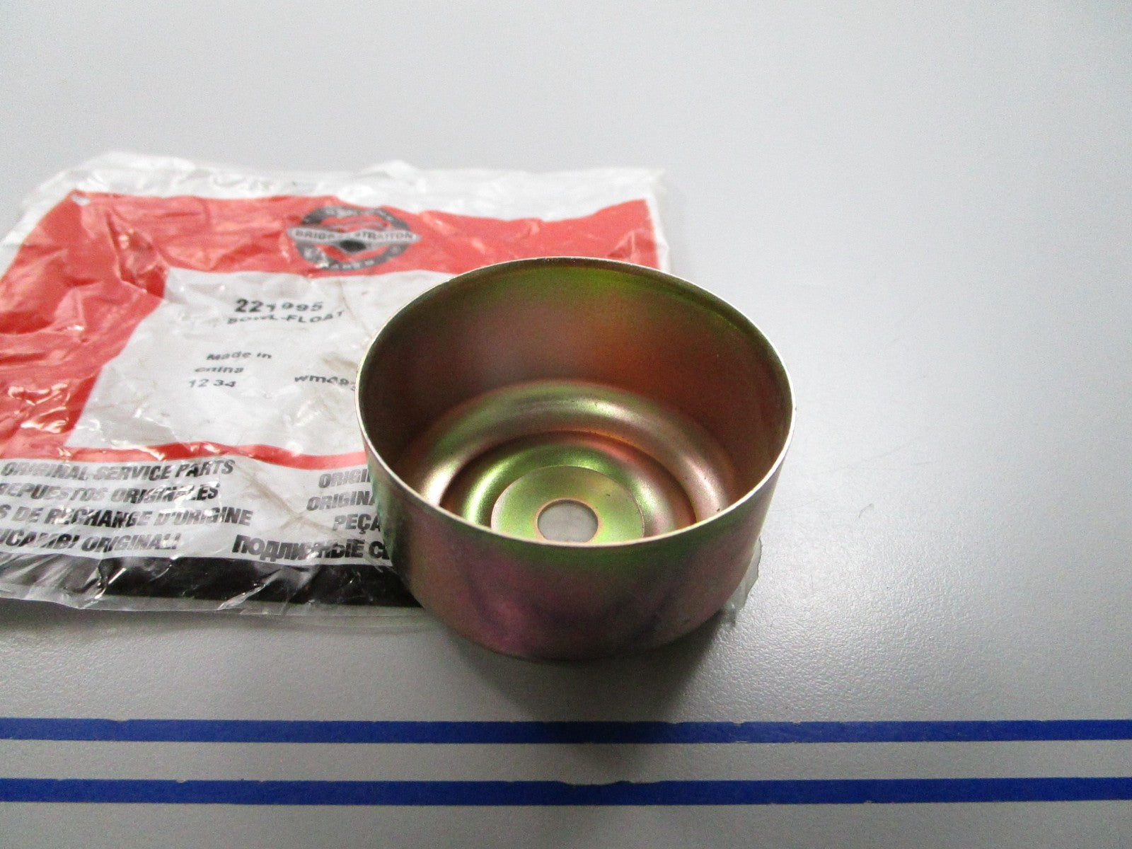 NEW OEM 221995 Briggs & Stratton Float Bowl 0810