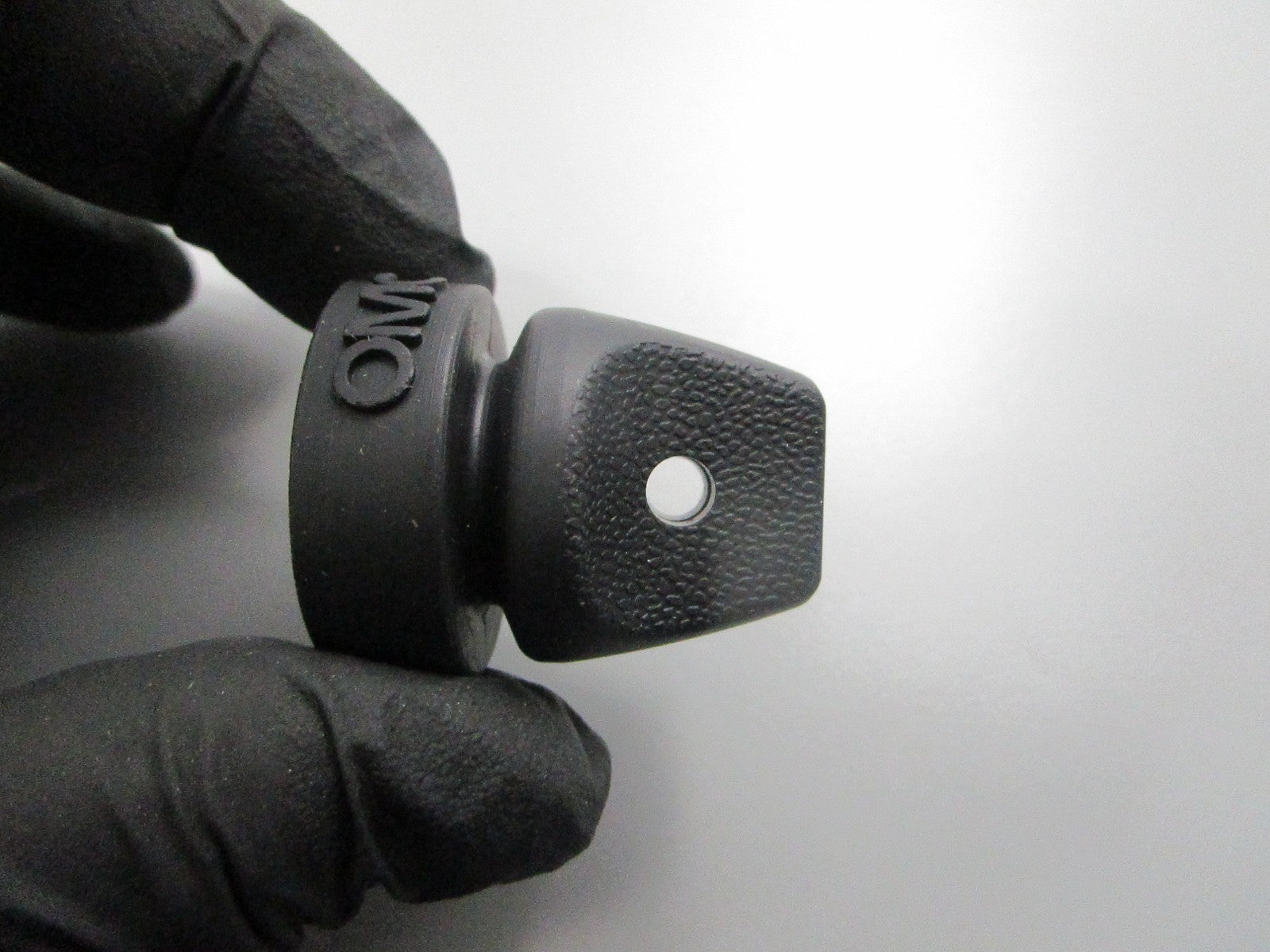 *NEW OEM* 0810 OMC Johnson Evinrude Push Knob 332179 0332179