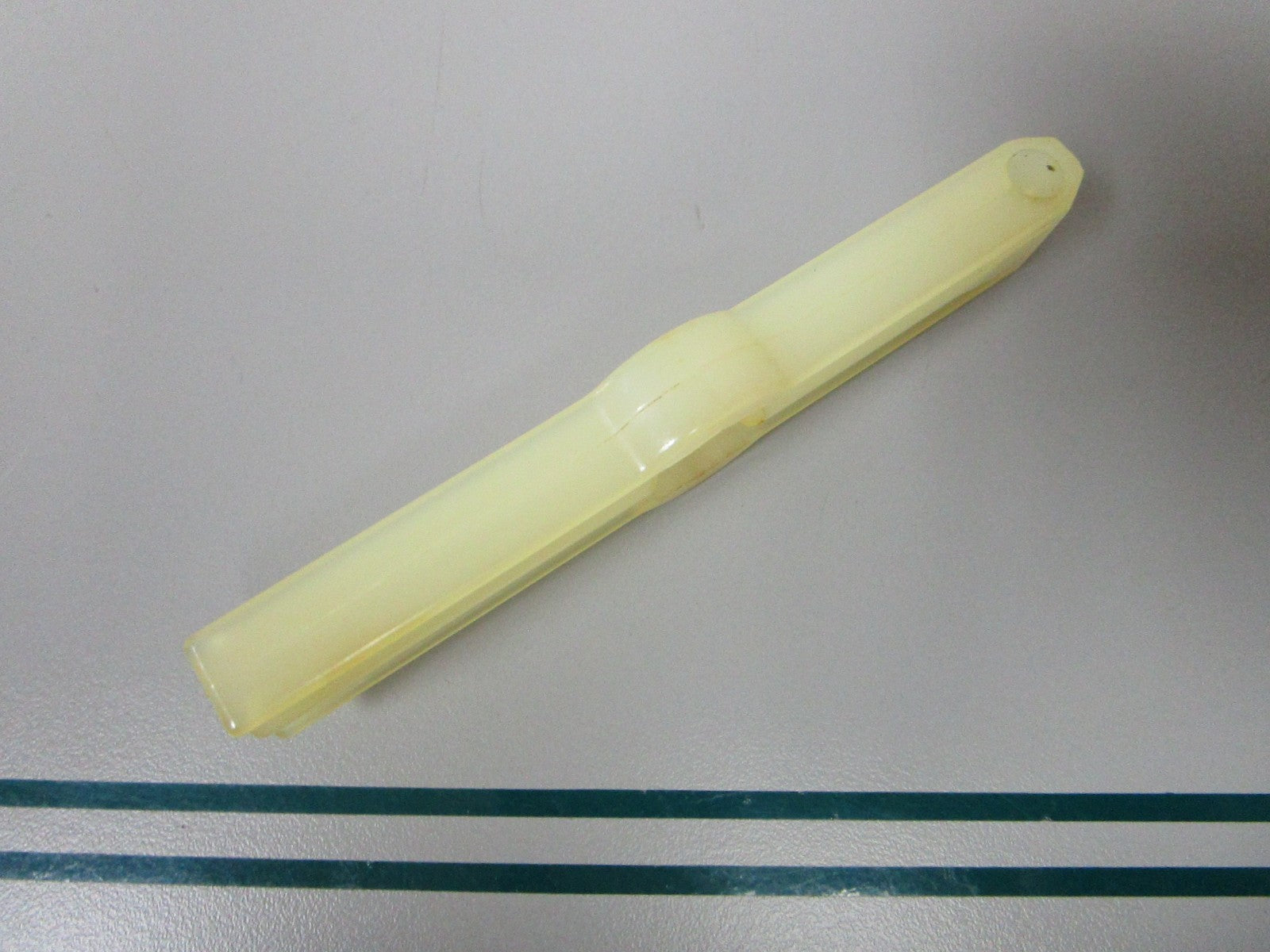 NEW OEM 308034 0308034 OMC Johnson Evinrude Casing Guide 0810