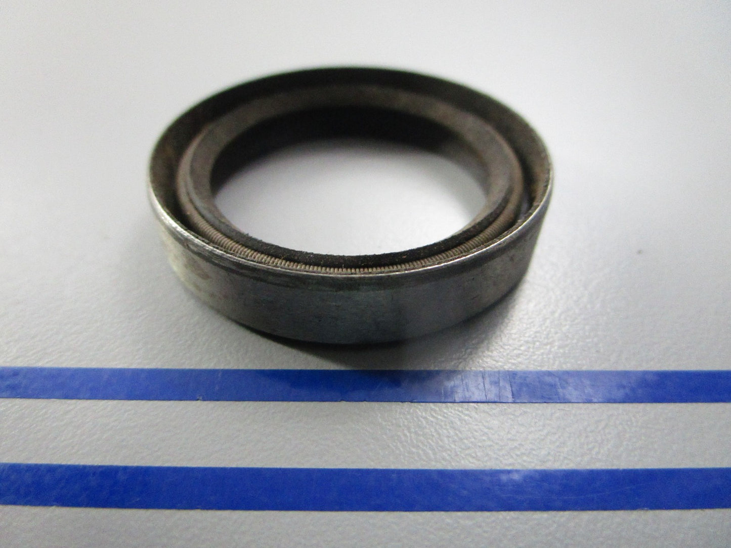 NEW OEM 321504 0321504 OMC Johnson Evinrude Upper Crankshaft Oil Seal 0810