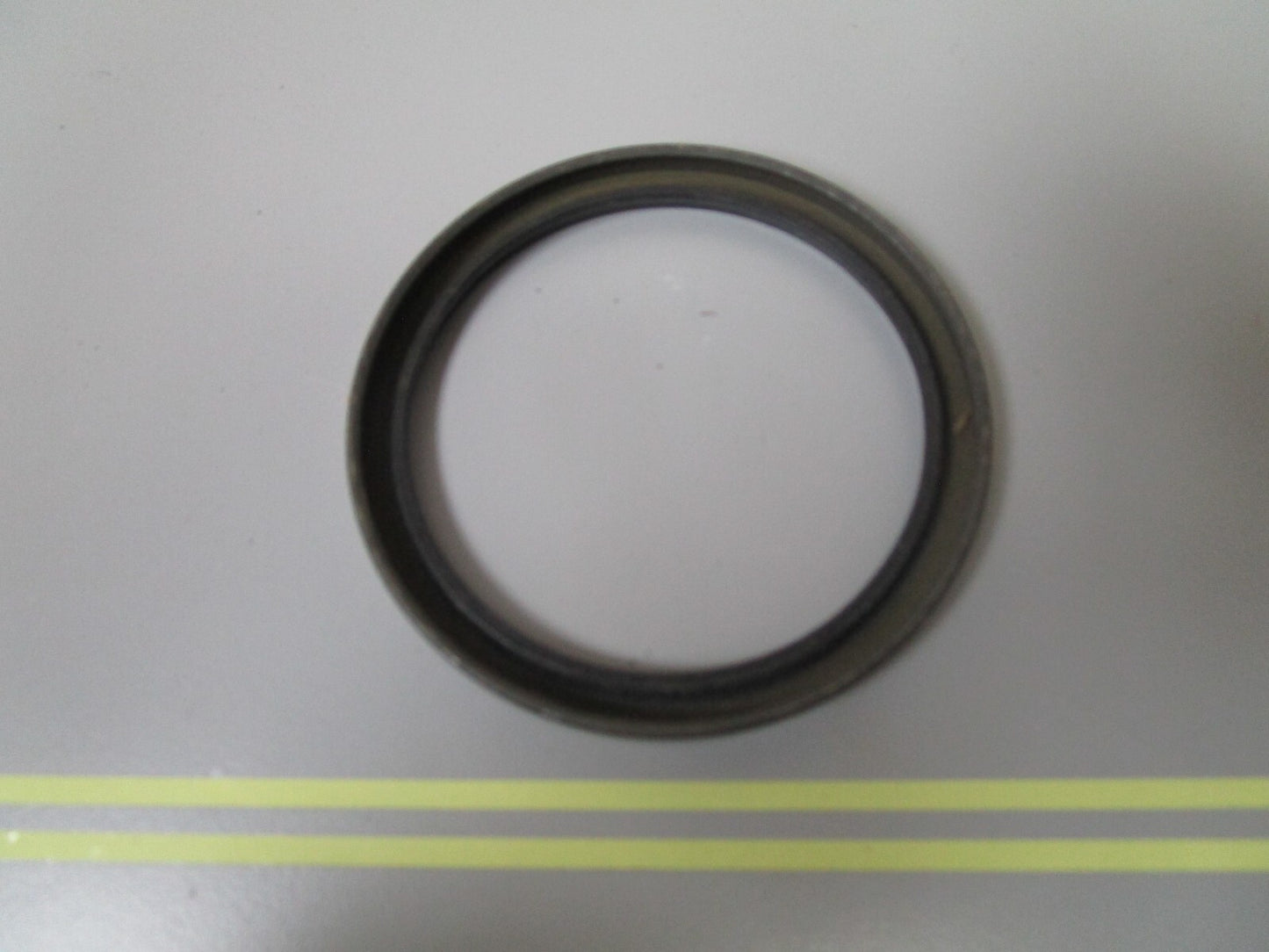 *NEW OEM* 0810 OMC Johnson Evinrude Oil Seal 310649 0310649