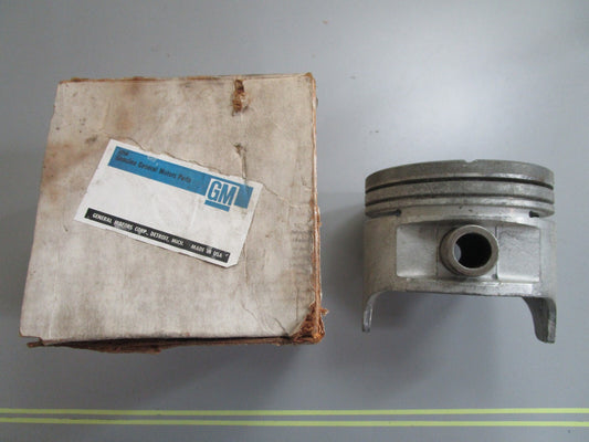 *NEW OEM* 0820 GM Piston 3816974 3796494