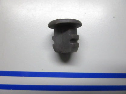 *NEW OEM* 0820 OMC Johnson Evinrude Plug 341231 0341231